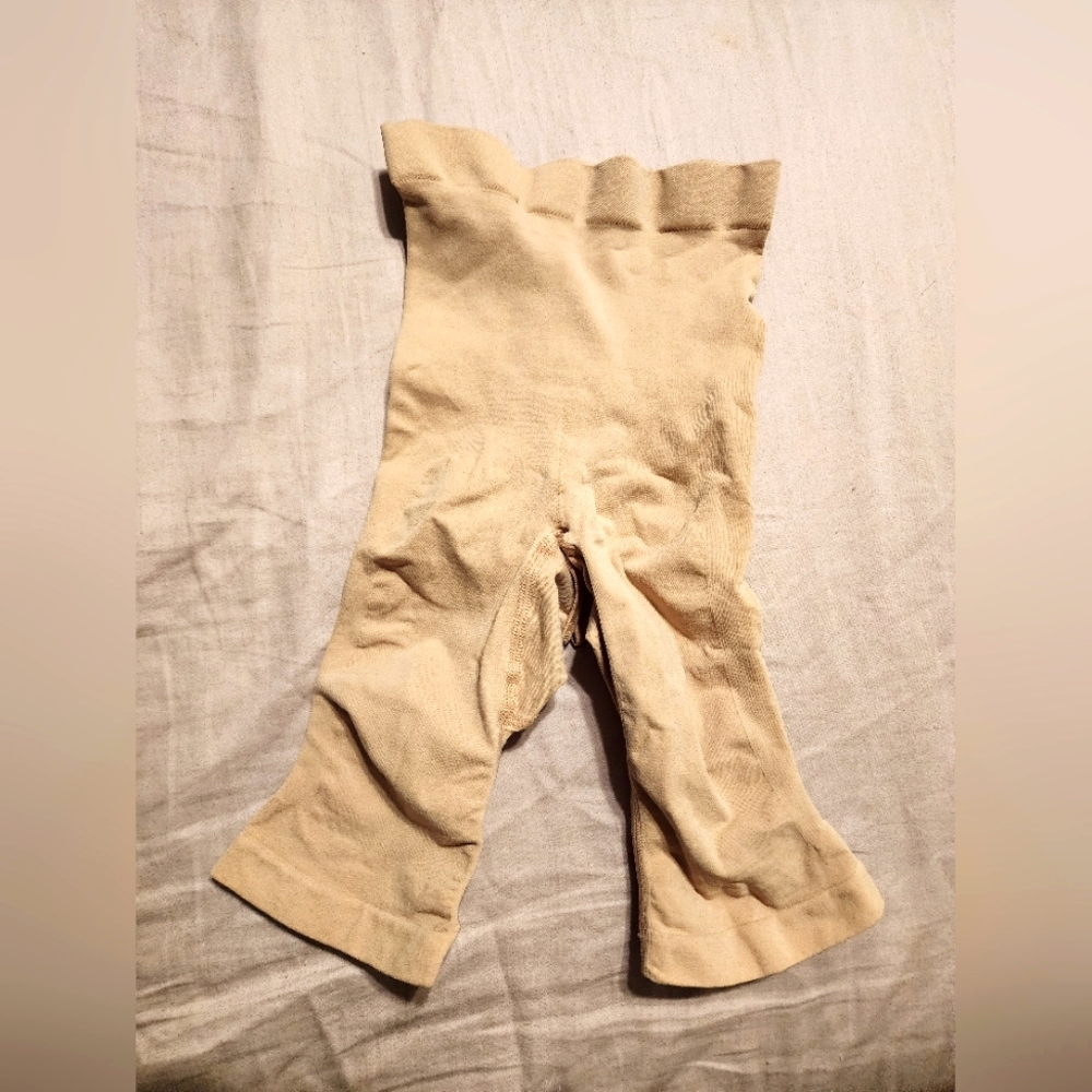 Skims sculpting short nwot